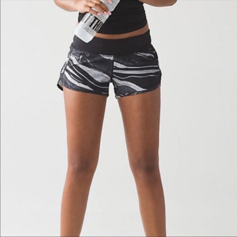 Lululemon Marble Speed Shorts sz 8